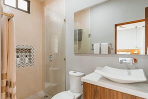 Doccia, asciugacapelli, asciugamani