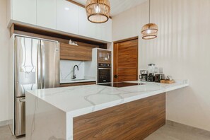 Fridge, microwave, oven, stovetop