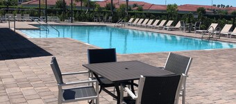 2-bedroom townhome in delightful Florida City with fitness room,cayos de florida