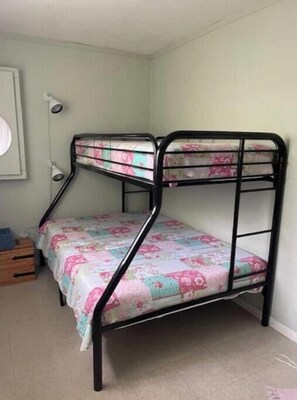3 bedrooms, WiFi, bed sheets