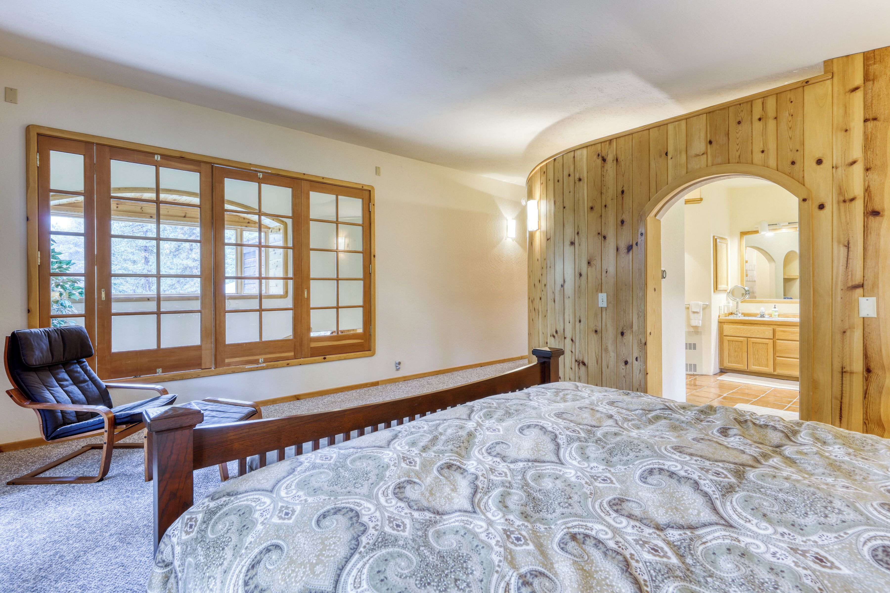 5 slaapkamers, een strijkplank/strijkijzer, gratis wifi, beddengoed