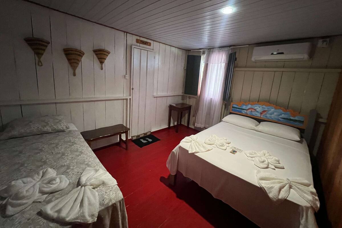 Comfort Triple Room, Partial Lake View