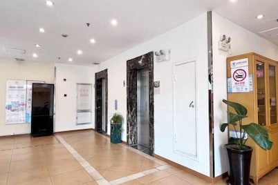 Home Inn (Shanghai Jiading Passenger Transport Center Subway West Station)