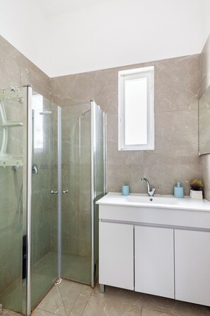 Bathroom - BreezHouse Alba Living Residence (Tel Aviv)
