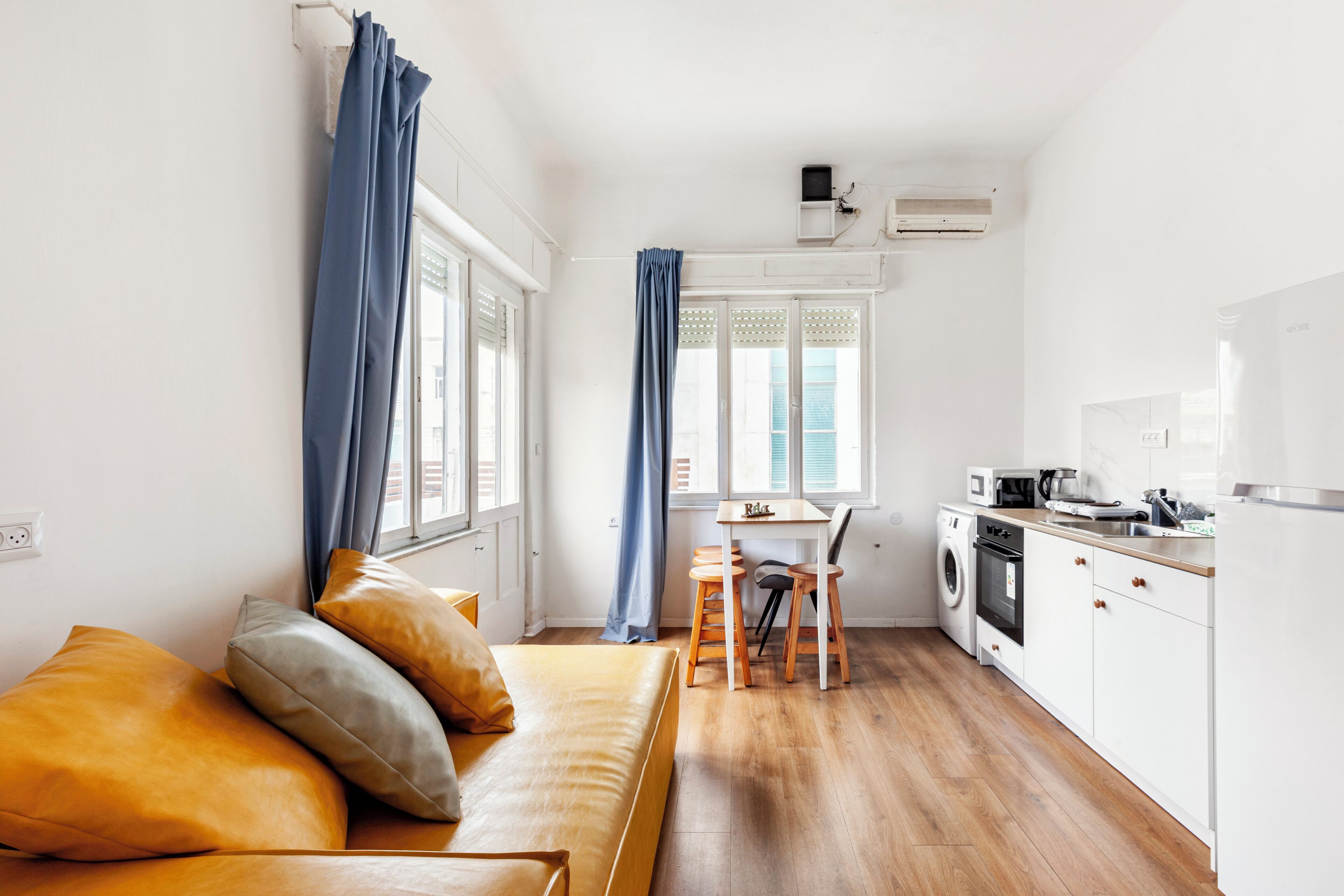 Deluxe Apartment, Balcony | Living area