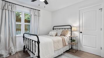 2 bedrooms, iron/ironing board, WiFi, bed sheets