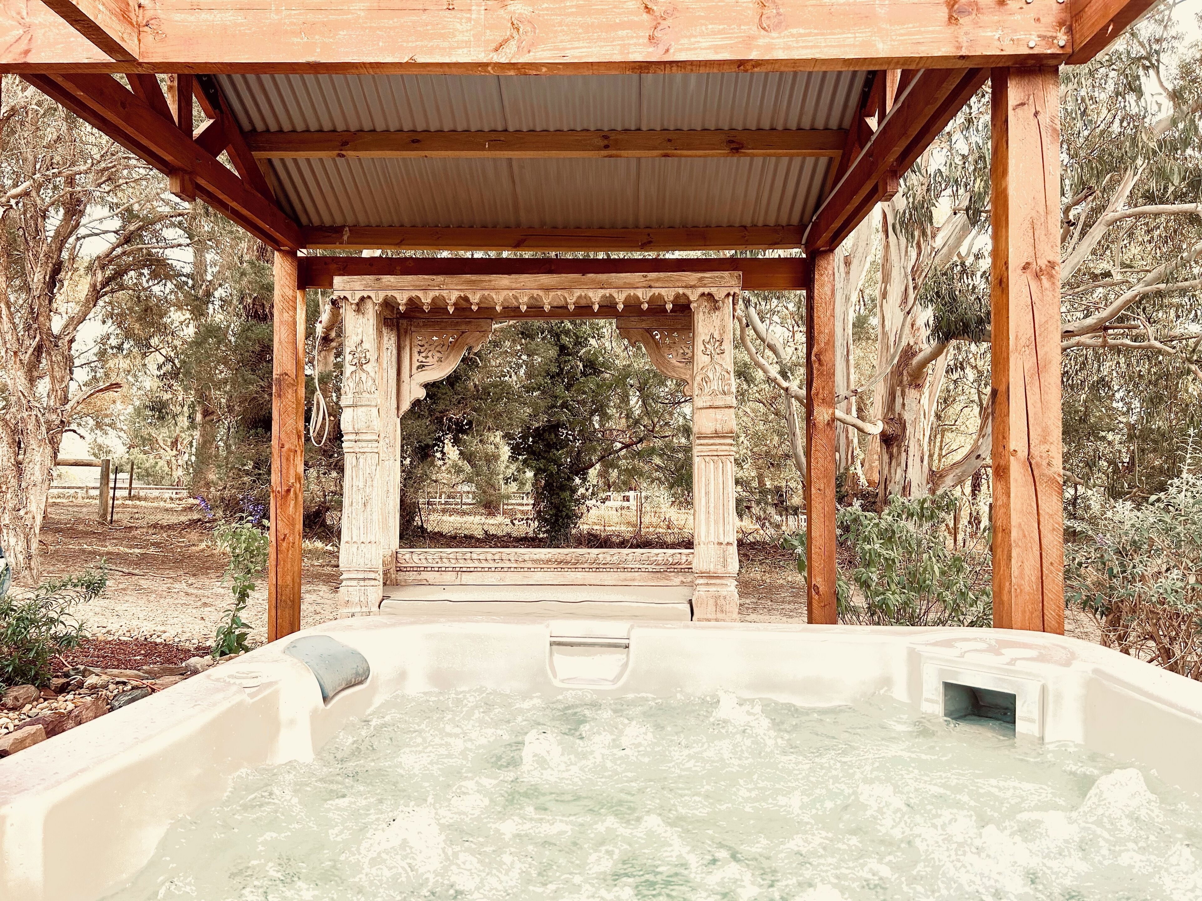 Outdoor spa tub