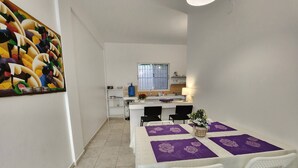 Apartment, 1 Schlafzimmer, barrierefrei, Terrasse | Esszimmer