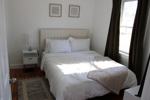 1 soverom, strykejern/-brett, wi-fi (inkludert) og sengetøy