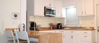 1 Bedroom Apartment 1.5 Miles from Downtown Manchester NH