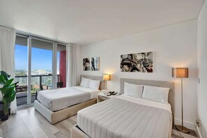2 habitaciones, tabla de planchar con plancha, wifi y ropa de cama 