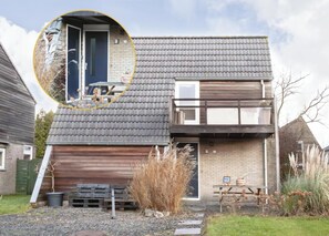 House | Exterior - Holiday Home in Yn e Lijte With Water Sports (Grou)