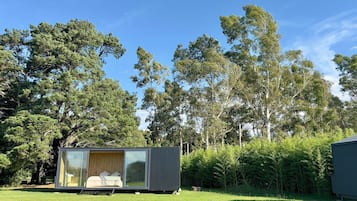1 habitación y ropa de cama