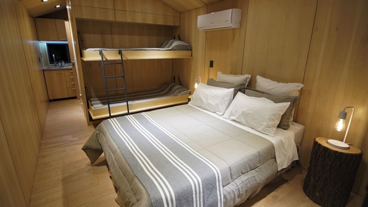 1 bedroom, bed sheets