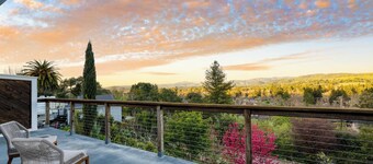 Modern Sonoma Stay w/ Spacious Deck, Views & Prime Location Bennett