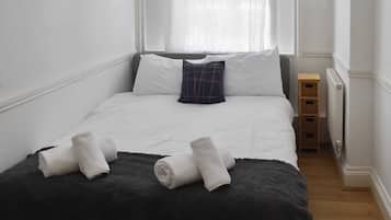 3 bedrooms, free WiFi, bed sheets