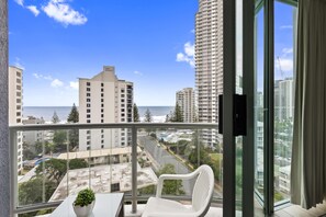 Property grounds - Standard Twin Ocean View Unit in Surfers Paradise (Surfers Paradise)