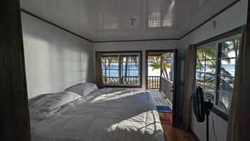 Family Cabin | Memory foam beds, laptop workspace, free WiFi