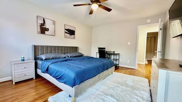 2 chambres, fer et planche à repasser, Wi-Fi, draps fournis