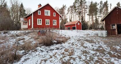Summer house with secluded location in Julita SE14028