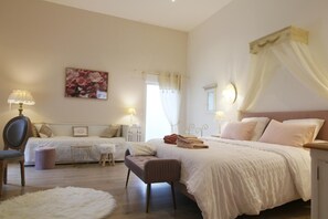 1 chambre, fer et planche à repasser, lit parapluie, accès Internet