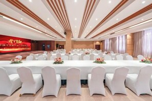 Meeting facility - Wuyihai International Hotel (Huanghe Jiaotong College High-speed Railway Station) (Wuzhi)