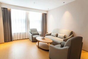 Room - Wuyihai International Hotel (Huanghe Jiaotong College High-speed Railway Station) (Wuzhi)