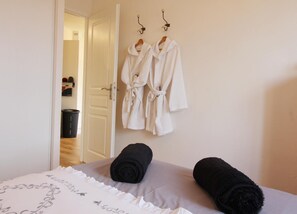 1 bedroom, iron/ironing board, Internet - GITE MANAMAN - SAINT LAURENT MEDOC (SAINT LAURENT MEDOC)