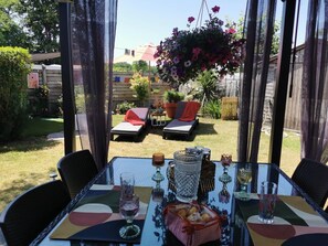 Outdoor dining - GITE MANAMAN - SAINT LAURENT MEDOC (SAINT LAURENT MEDOC)