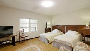 2 chambres, fer et planche à repasser, lit parapluie, accès Internet