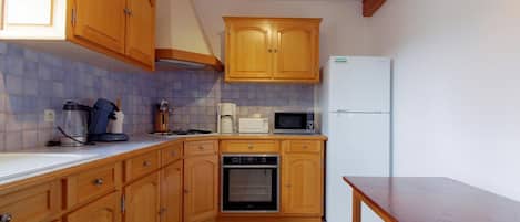 Réfrigérateur, four, plaque de cuisson, lave-vaisselle
