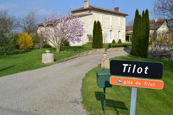 Property grounds - Gite de Tilot - FALEYRAS (FALEYRAS)