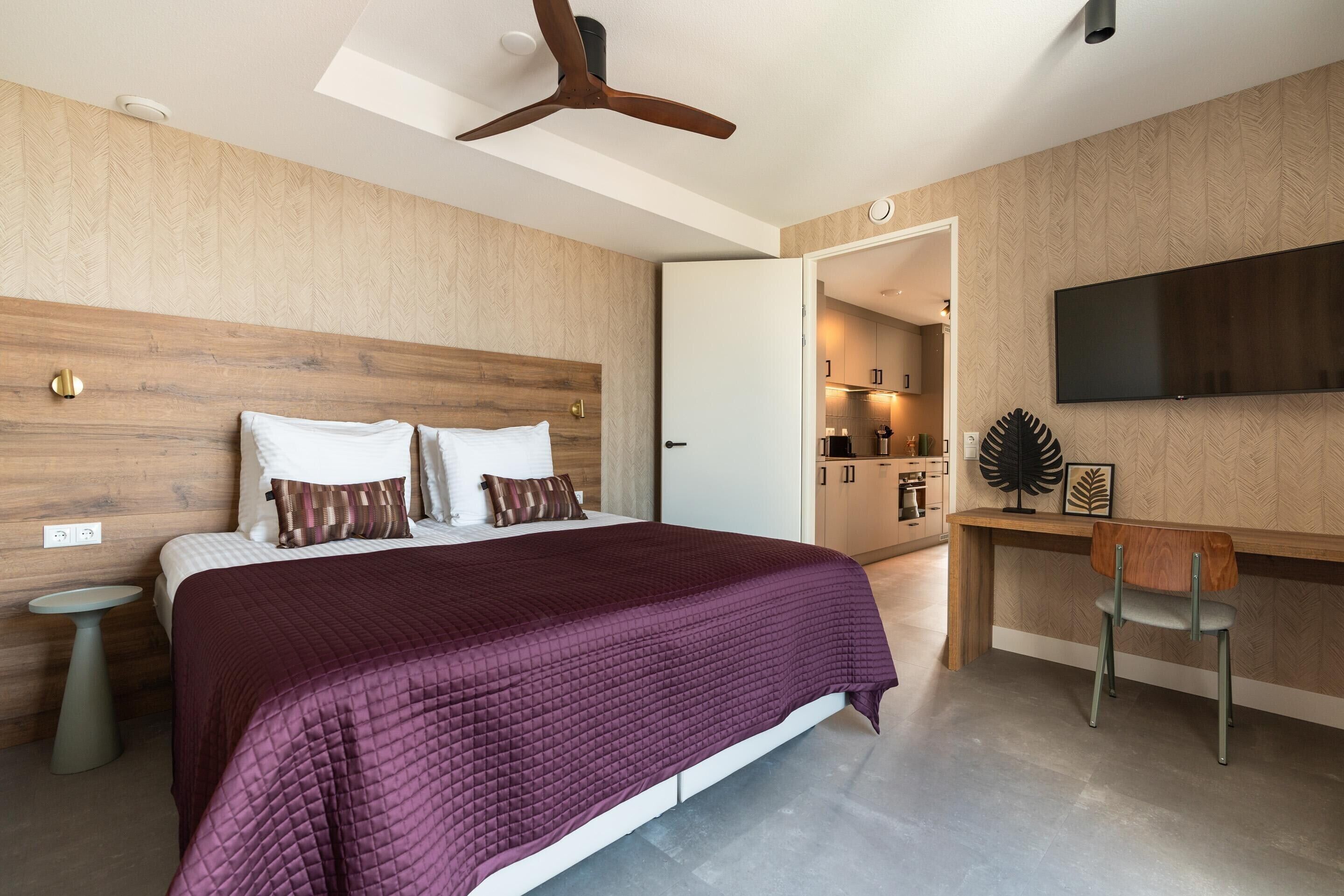 2 bedrooms, iron/ironing board