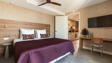 2 bedrooms, iron/ironing board