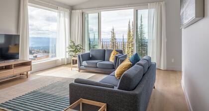 Brand new, full duplex sleeps 22 - hot tub, laundry, sauna, BBQ w/ views