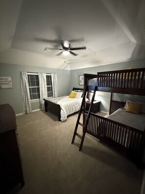 5 bedrooms, desk, iron/ironing board, travel cot