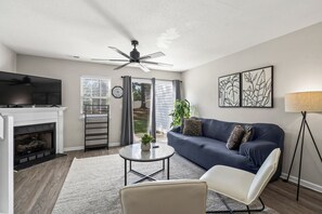 Smart TV - Modern 2BR Getaway - Whitewater Center + Roku TVs (Charlotte)