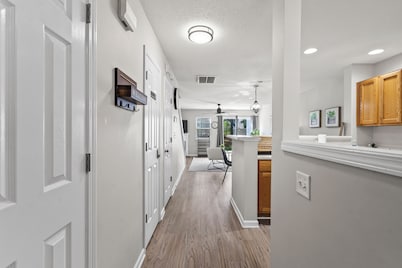 Modern 2BR Getaway - Whitewater Center + Roku TVs