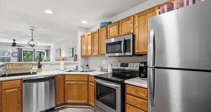 Modern 2BR Getaway - Whitewater Center + Roku TVs