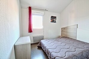 2 habitaciones, tabla de planchar con plancha y wifi gratis 