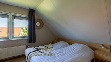 6 bedrooms, bed sheets