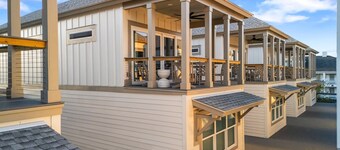 Dock and Dwell at the Winyah Bay Club, Pool, Outdoor Lounge/Grill and Boat Slip included!