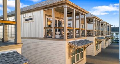 Dock and Dwell at the Winyah Bay Club, Pool, Outdoor Lounge/Grill and Boat Slip included!