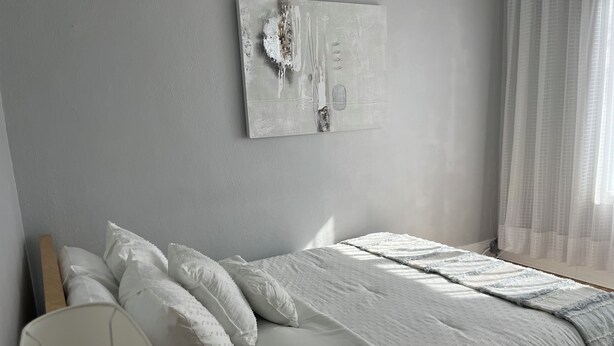 3 bedrooms, iron/ironing board, WiFi (free), bed sheets - Peaceful, comfortable 3-bedroom apartment in the heart of Montreal (Montréal)