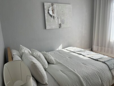Peaceful, comfortable 3-bedroom apartment in the heart of Montreal
