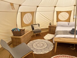 1 habitación y ropa de cama