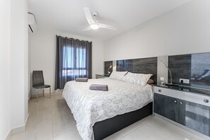 3 slaapkamers, een kluis op de kamer, een strijkplank/strijkijzer