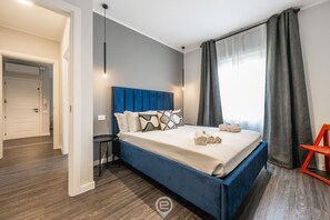 3 habitaciones, tabla de planchar con plancha, wifi y ropa de cama 