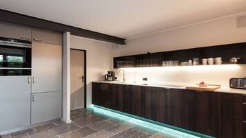 Fridge, oven, stovetop