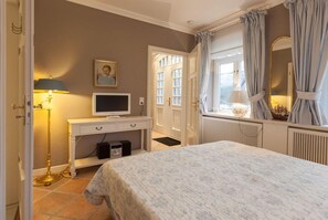 3 bedrooms, iron/ironing board, free WiFi